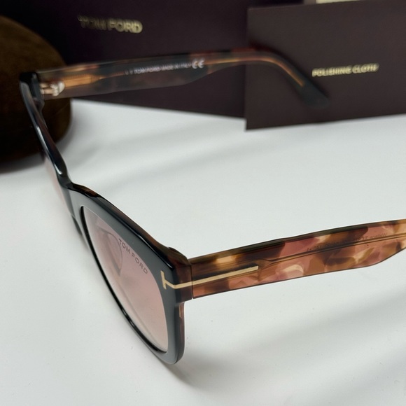 💯Authentic NWOT Tom Ford Wallace sunglasses - Picture 2 of 4
